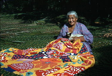 375px Woman sewing a tivaevae Rarotonga 375px Woman sewing a tivaevae Rarotonga