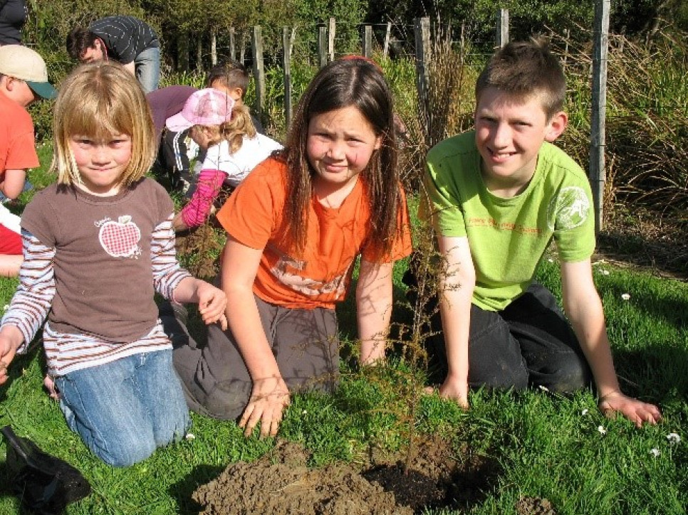 School children from Pongaroa planting trees on school grounds. Credit: Sandra Burles Doc 1