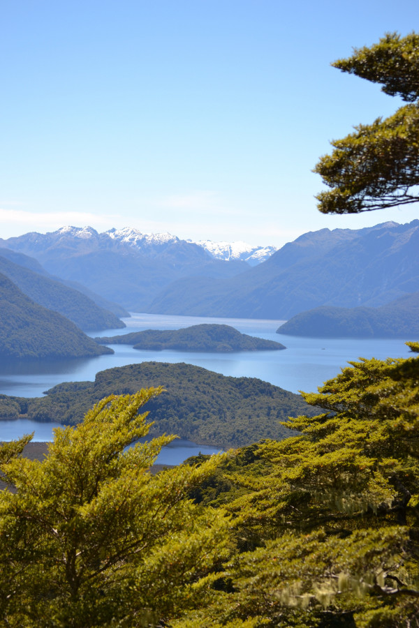 Lake Manapouri Lake Manapouri