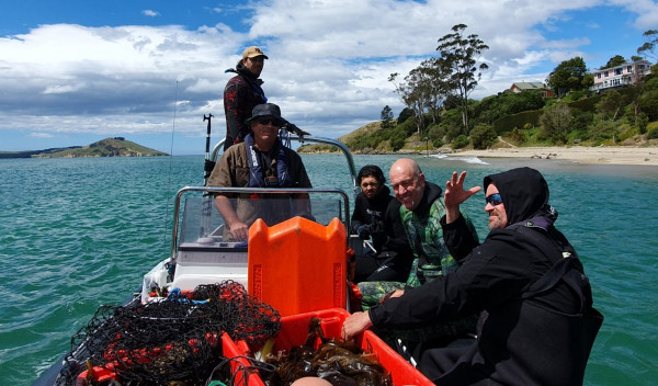 Ngai Tahu dive team cropped