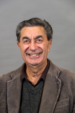 Angus Hikairo Macfarlane Mobile